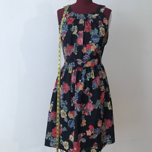 Floral Dress with POCKETS - Picture 3 of 4